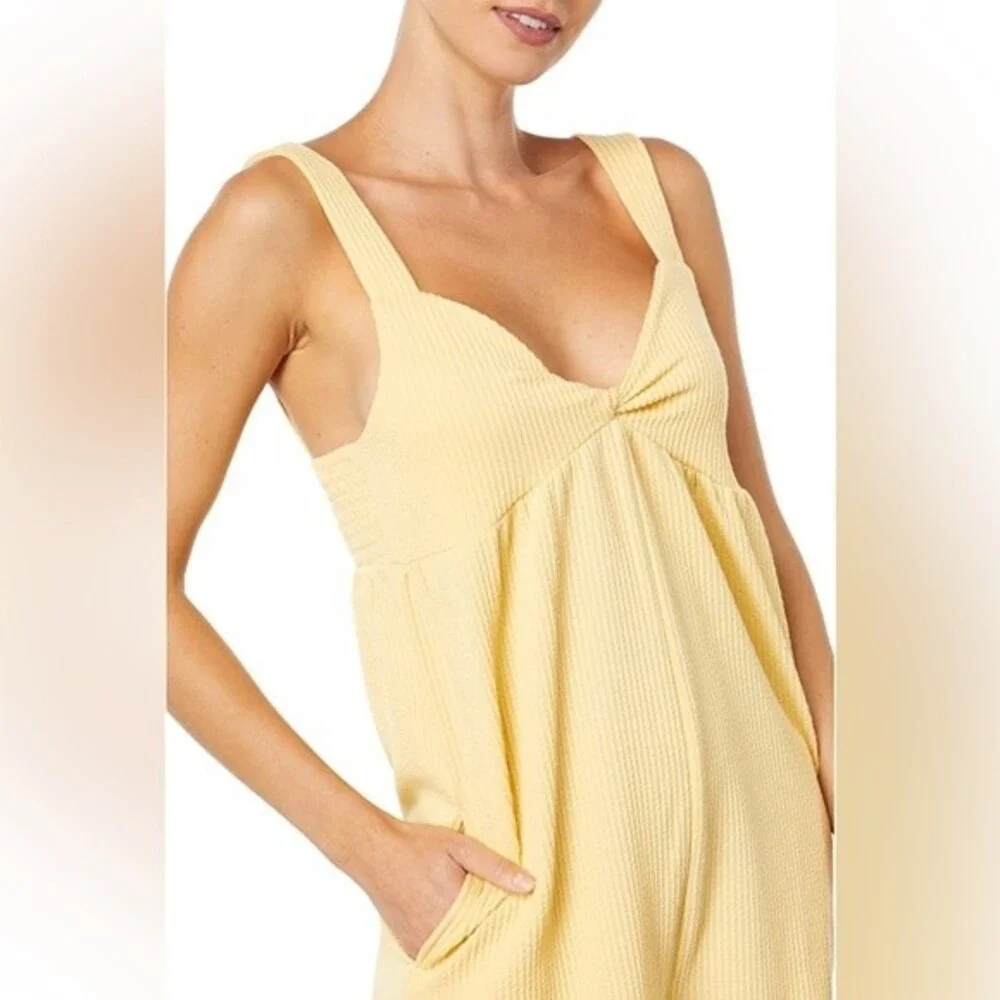 NWT ONEILL THEA KNIT ROMPER IN YELLOW . SIZE LARGE